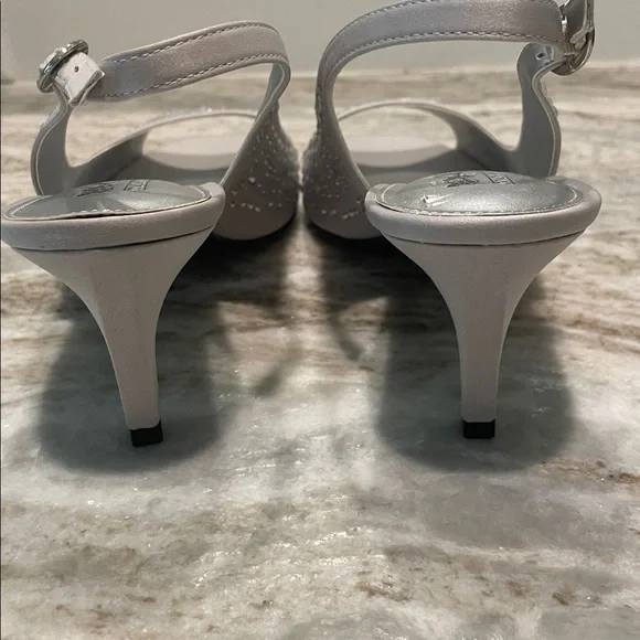 Coach and Four Women's Silver Slingback Heels - Picture 5 of 9